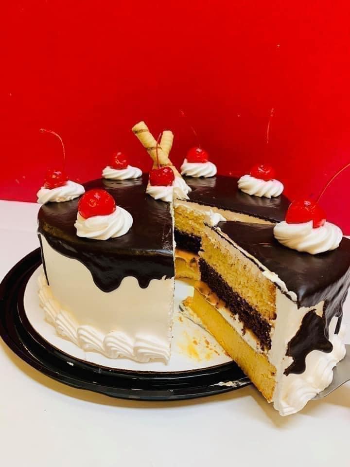 Order 3 Layer Cake food online from Pasteles Cisne store, Aurora on bringmethat.com