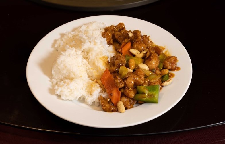 Order C47. Kung Pao Chicken Value Combo 宫保鸡 - 超值餐 food online from China town Restaurant store, Anchorage on bringmethat.com
