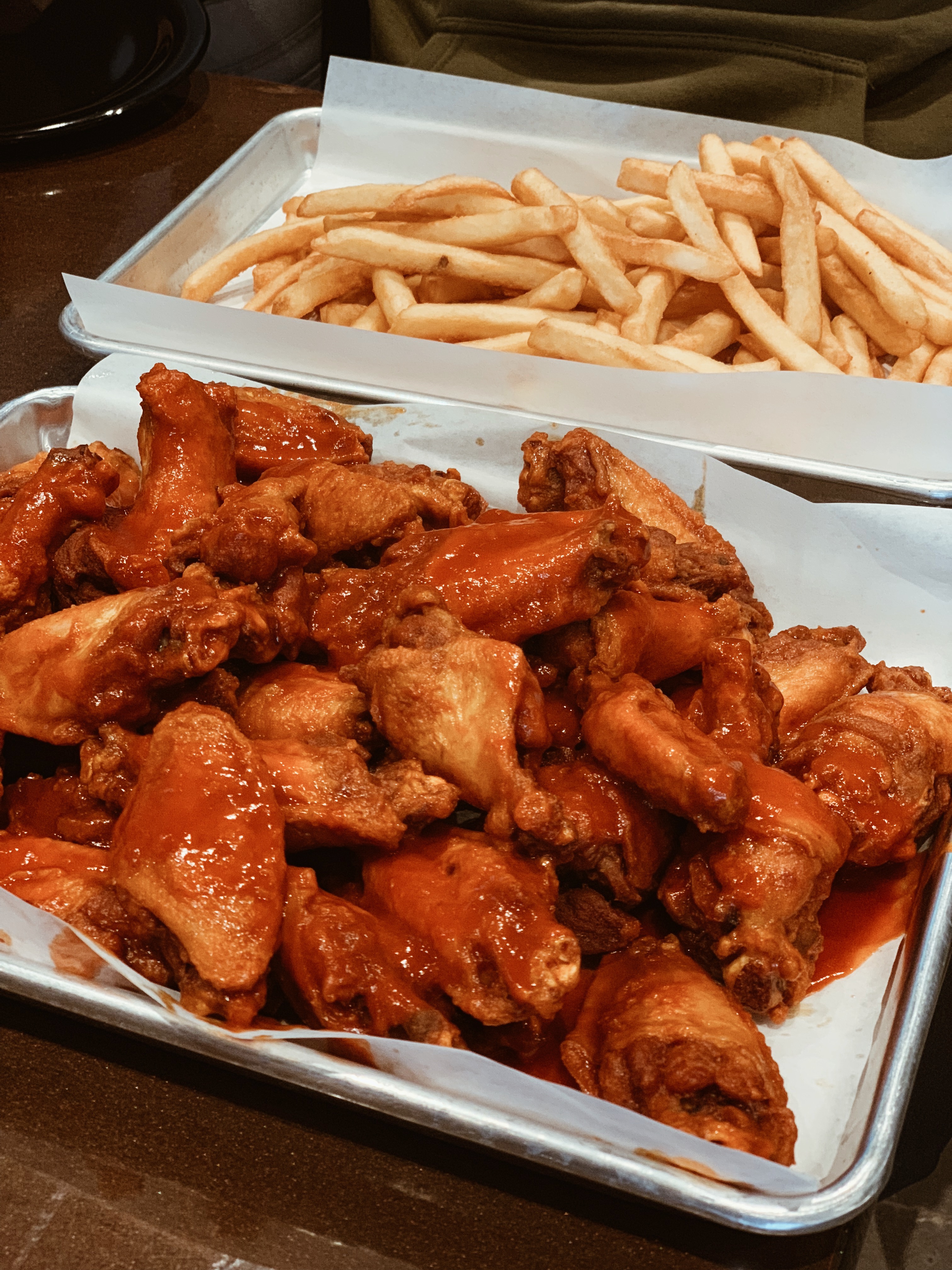 Order Wings with Fries food online from Jura Pizza store, Turlock on bringmethat.com
