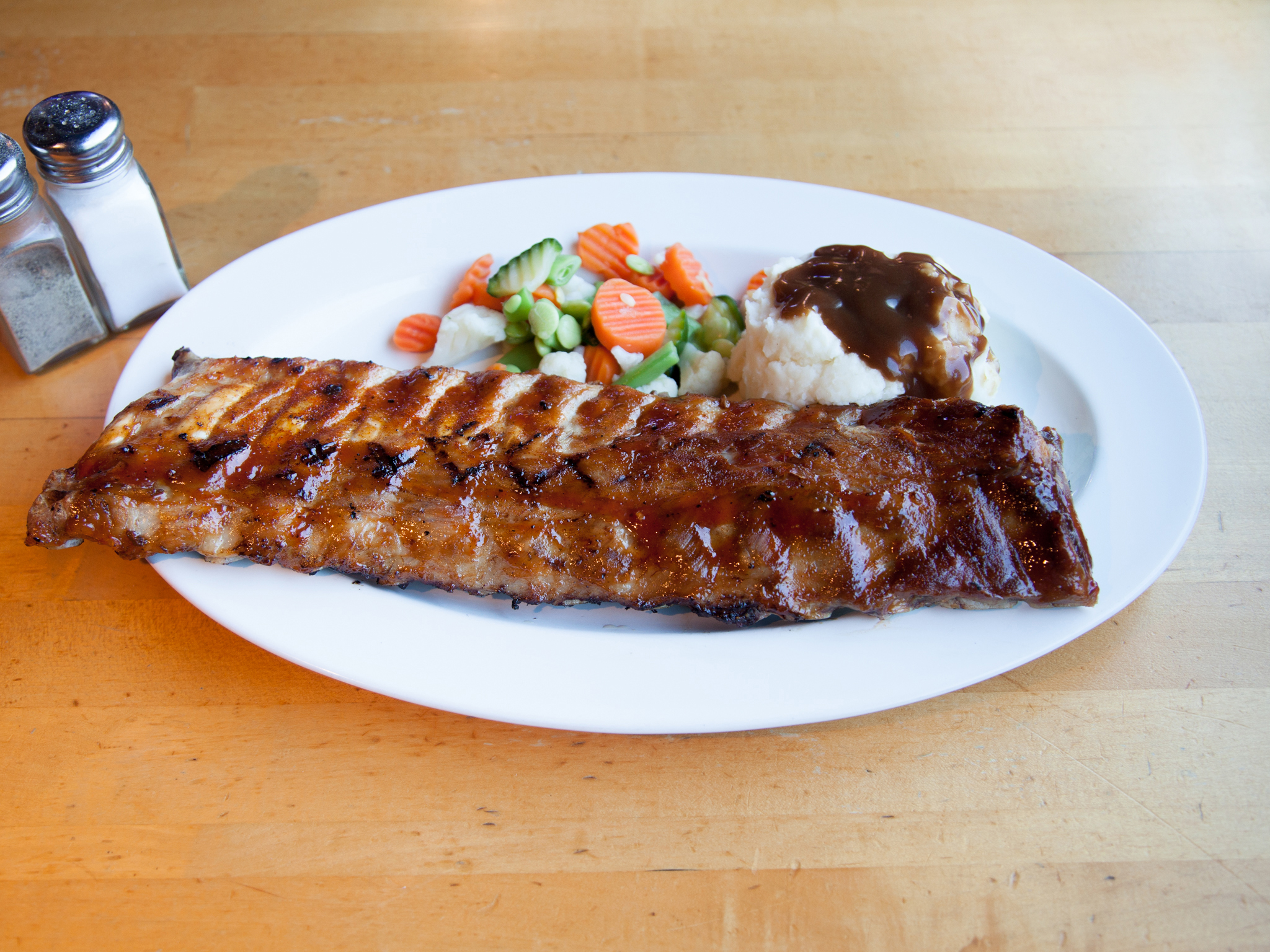 Order Presidential Platter Combo food online from Ribs USA store, Burbank on bringmethat.com