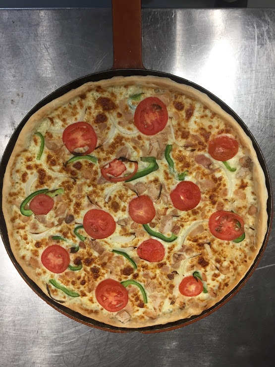 Order Veggie Lovers Pizza food online from In Out Pizza store, Morristown on bringmethat.com