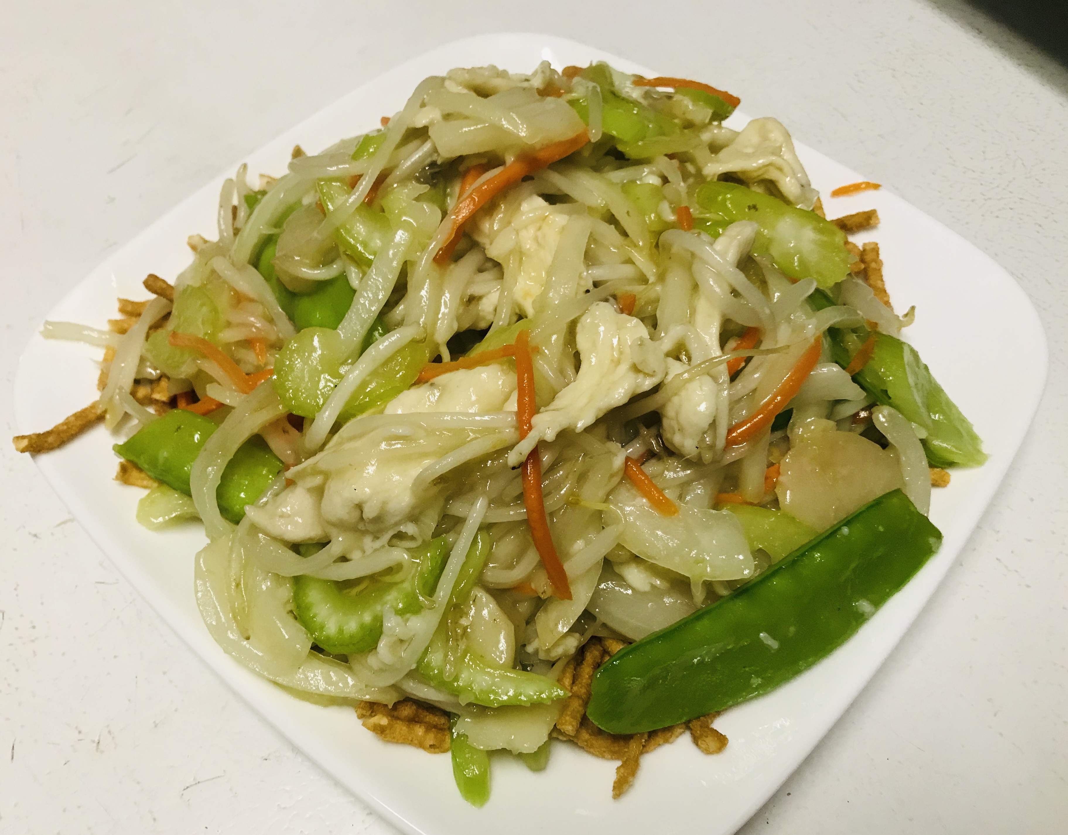 Order Chicken Chow Mein food online from Rainbow House store, Albany on bringmethat.com