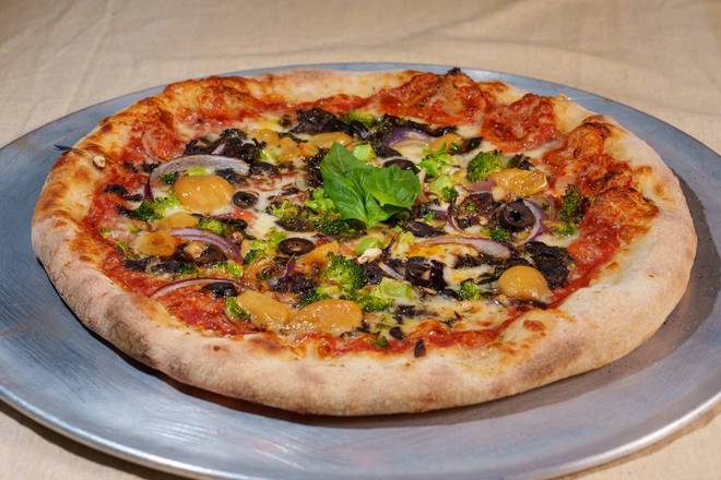 Order 12" Veggie Round food online from Sunset Squares Pizza store, San Francisco on bringmethat.com