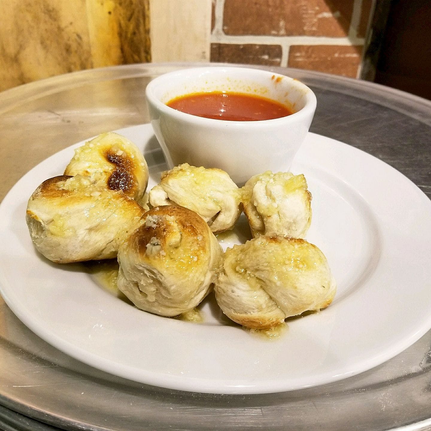 Order Garlic Knots - 6 Pieces food online from Classico Tomato Pies store, West Windsor on bringmethat.com
