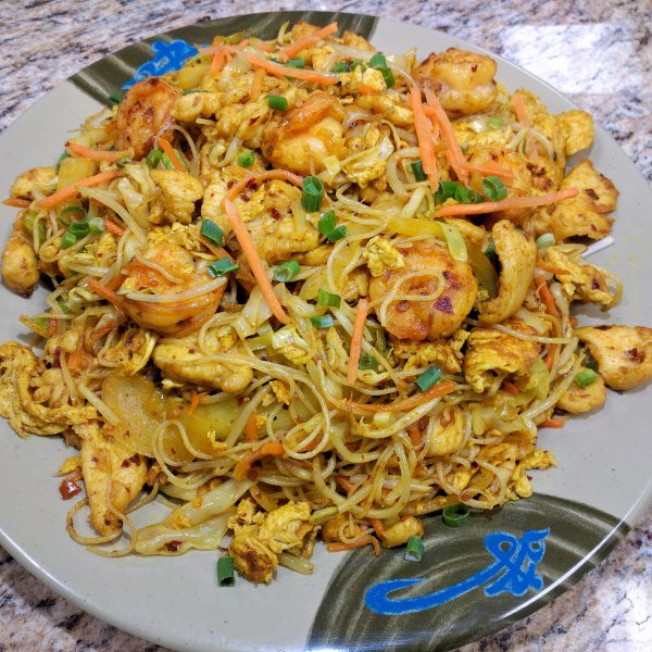 Order Singapore Rice Noodle food online from Moon Wok Bedford store, Bedford on bringmethat.com