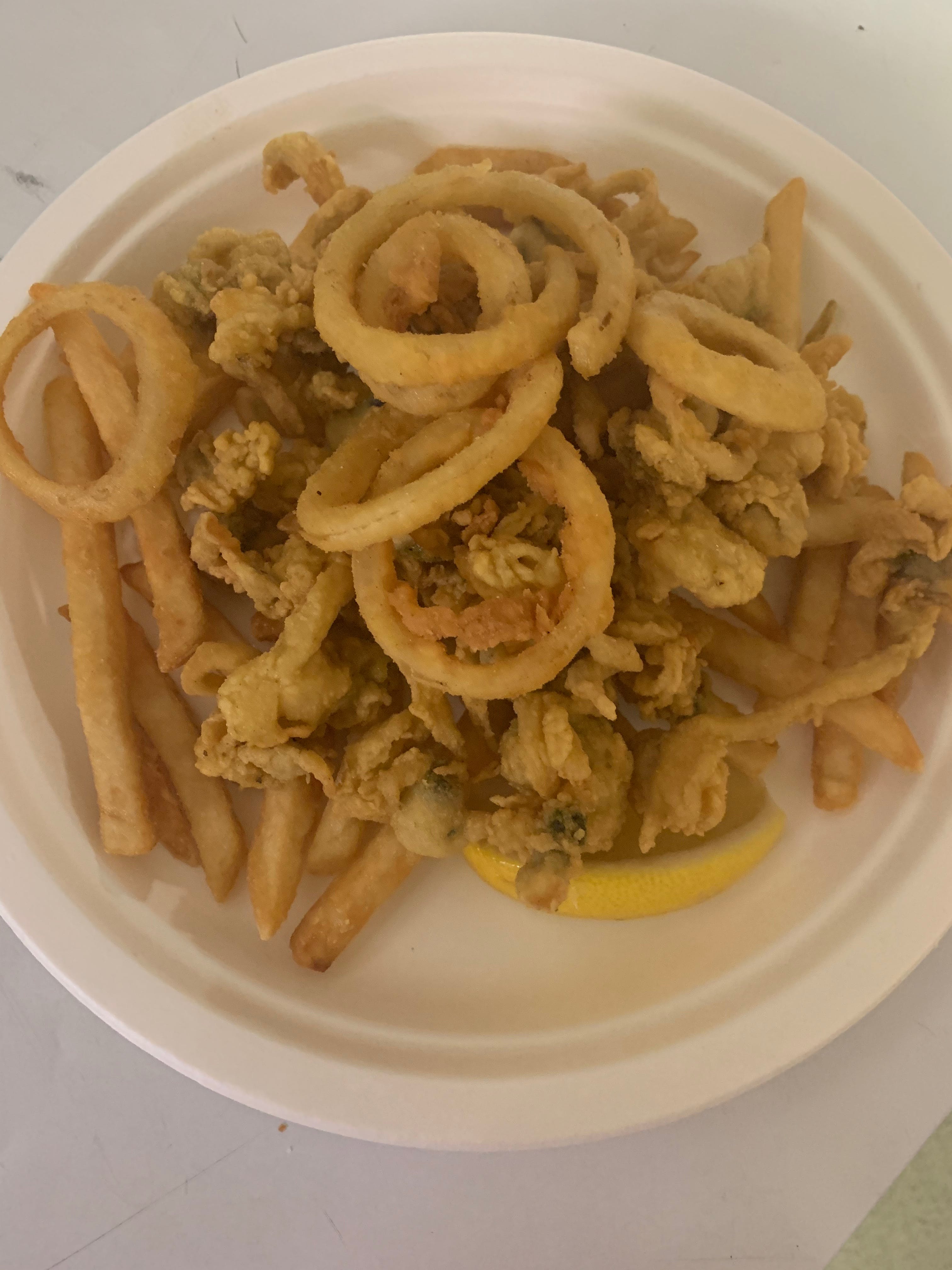 Order Fried Clam Basket - Fresh Seafood food online from Lido Cafe store, Lynn on bringmethat.com