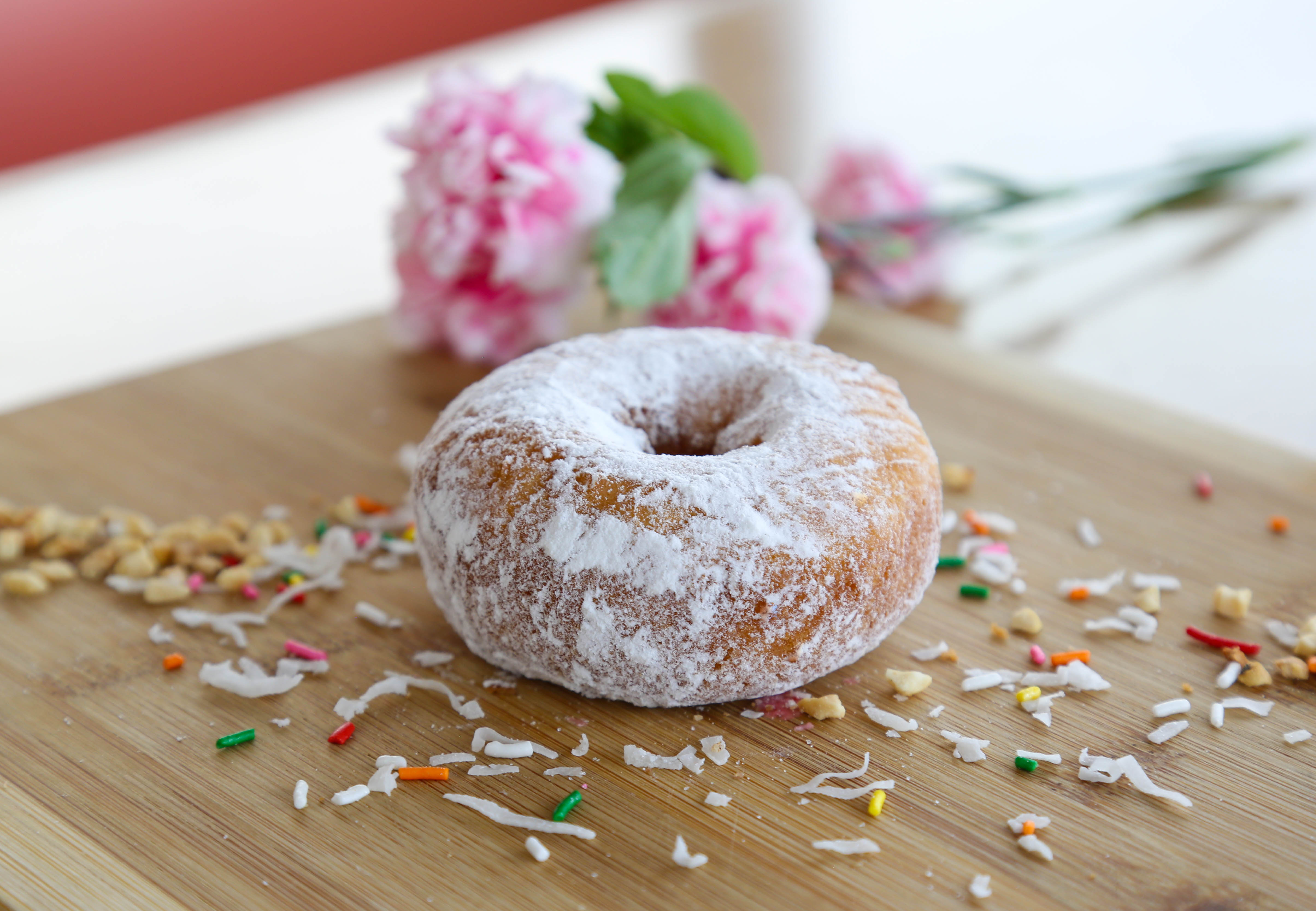 Order Powdered Sugar Cake food online from Hihi Donuts store, Phoenix on bringmethat.com