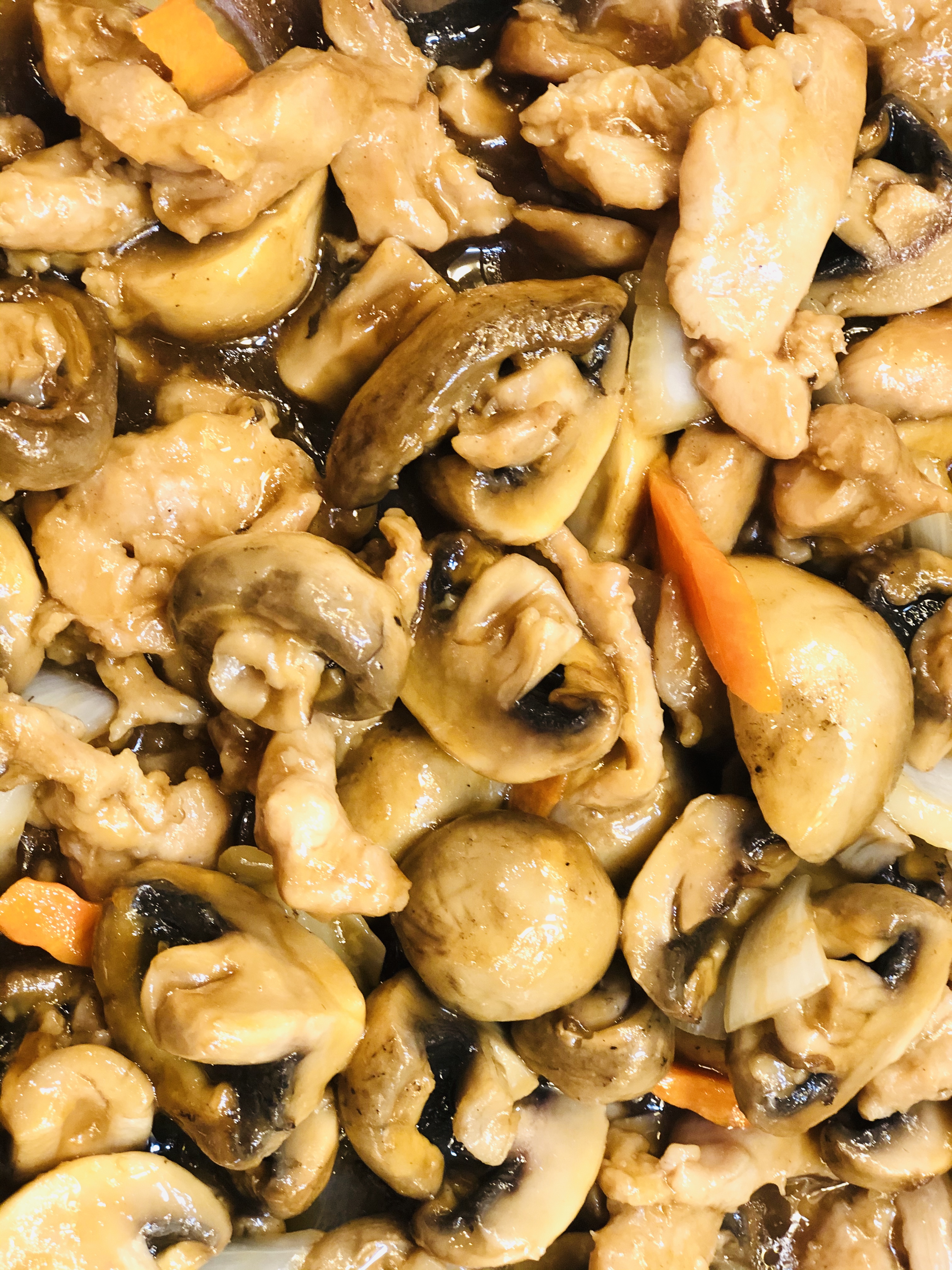 Order  Chicken with Mushroom food online from Ruby Thai Kitchen store, Natick on bringmethat.com