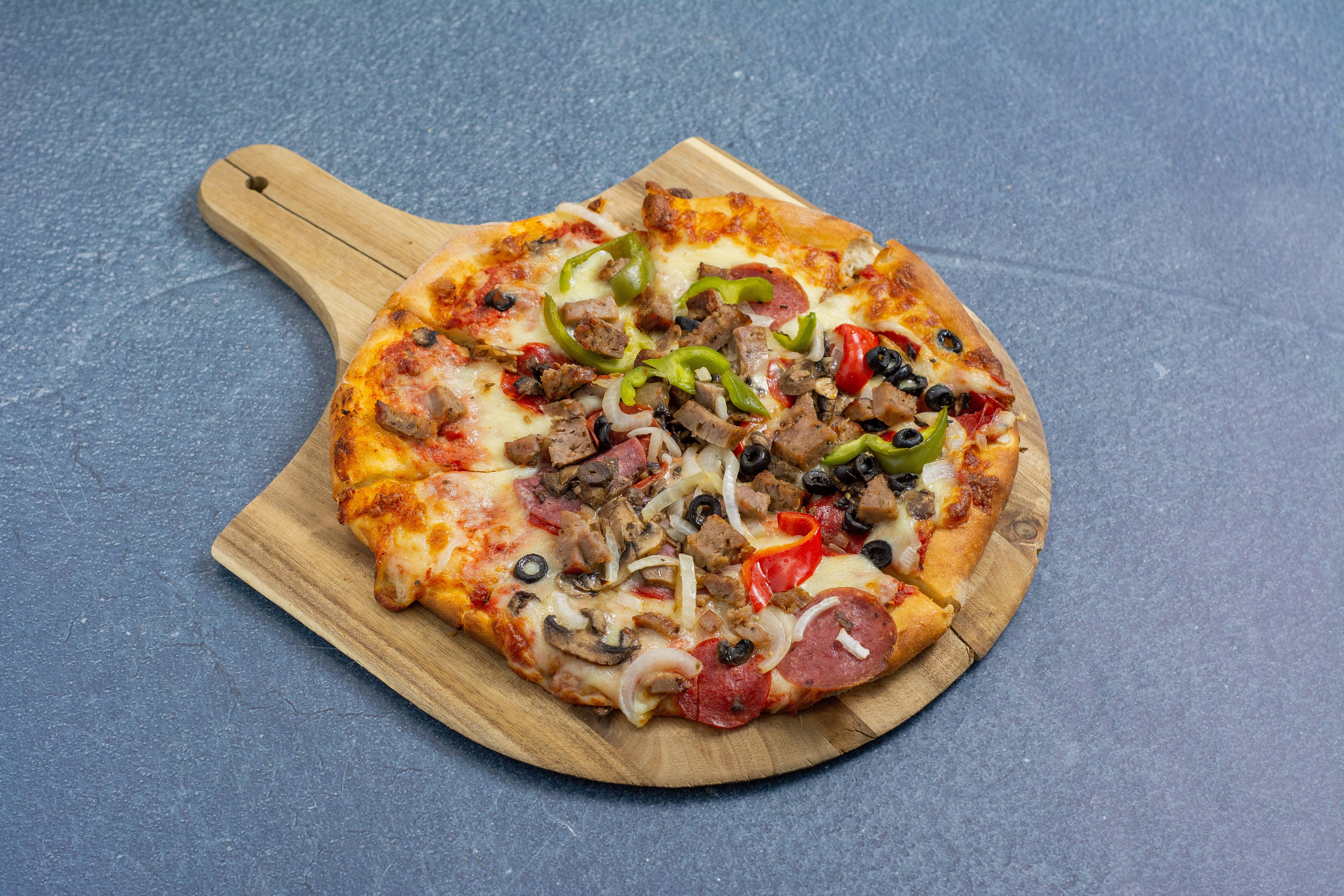 Order Combo Special Pizza food online from Gumba's store, Sunnyvale on bringmethat.com