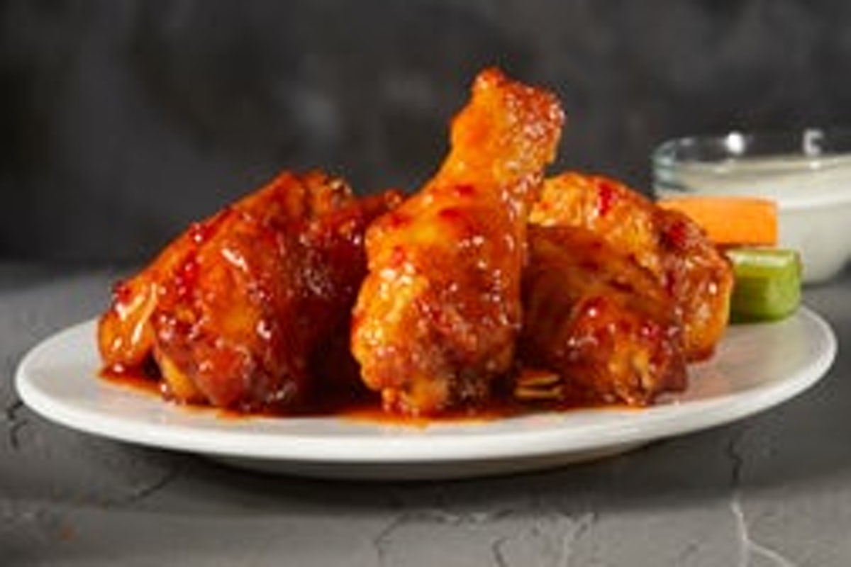 Order Sweet Chili (Medium)  food online from Wing Squad store, Dallas on bringmethat.com