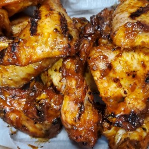 Order Hot and Fruity Wings food online from Senders Smoke Joint store, Teaneck on bringmethat.com