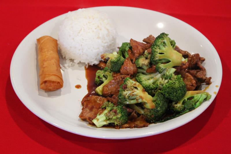 Order 6. Beef with Broccoli Lunch Special food online from Fengling Restaurant store, Houston on bringmethat.com