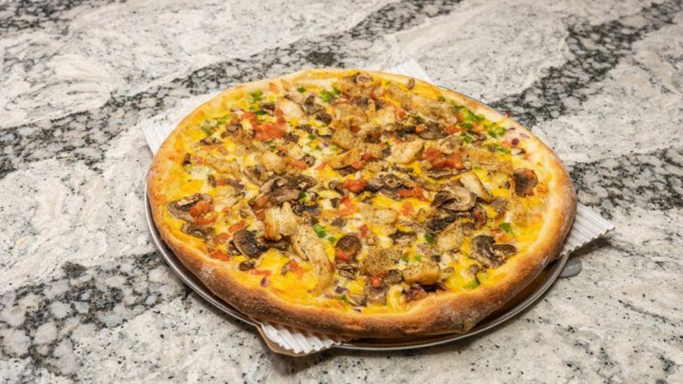 Order Chicken Alfredo Pizza - 9'' food online from Topshelf Bar & Pizza store, Muskegon on bringmethat.com
