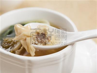 Order Wonton Soup food online from Minghin Cuisine - Streeterville store, Chicago on bringmethat.com