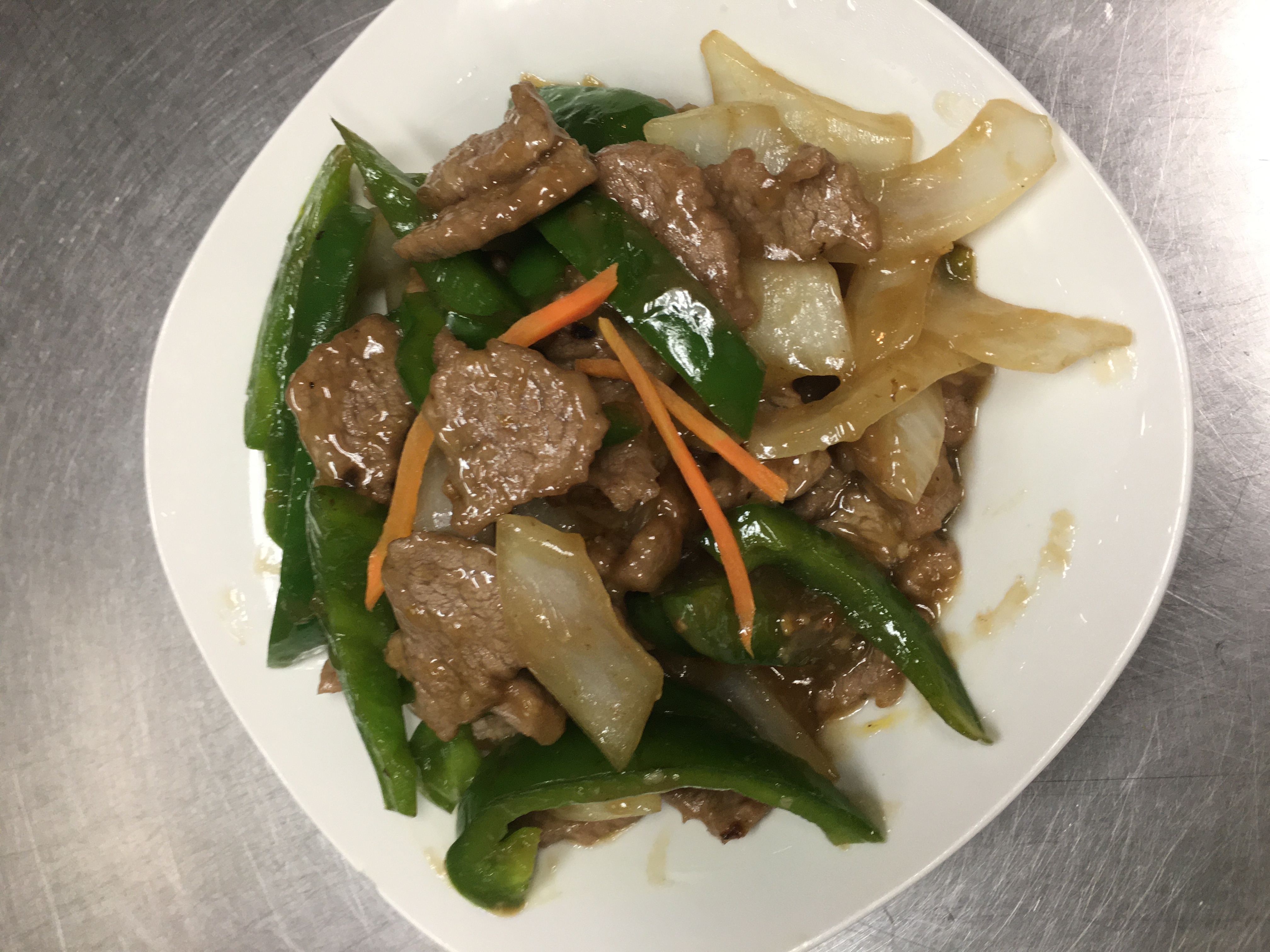 Order 75. Pepper Steak with Onions food online from Hunan Wok V store, Portland on bringmethat.com