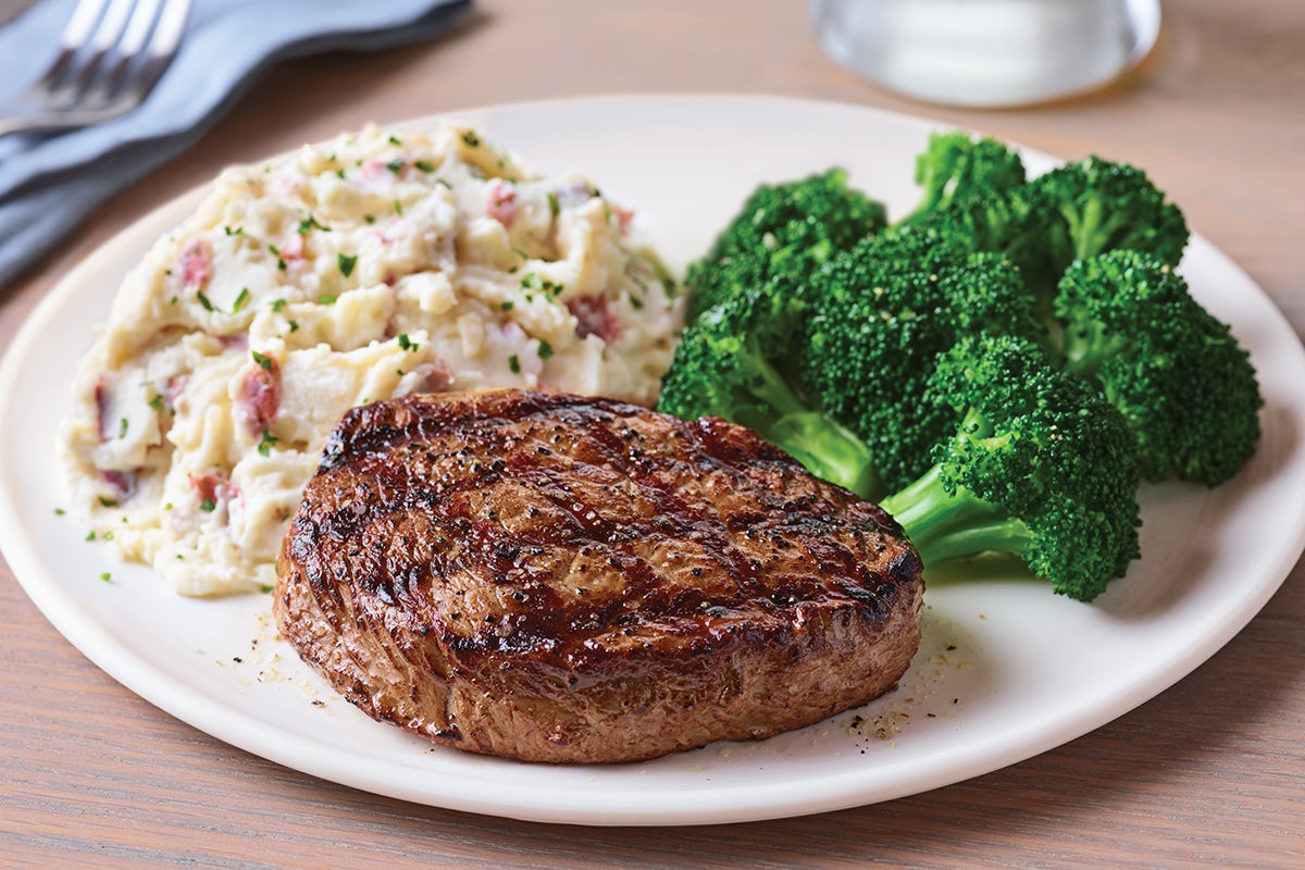 Order 6 oz. Top Sirloin* food online from Applebee store, El Paso on bringmethat.com