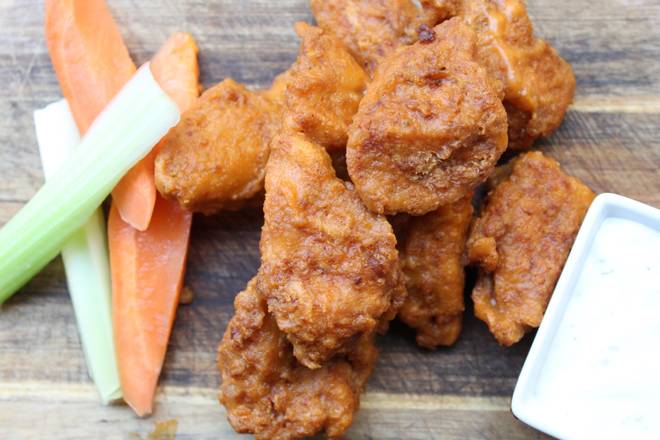 Order Pub Chicken Wings (8 Count) food online from Corcoran's store, Chicago on bringmethat.com