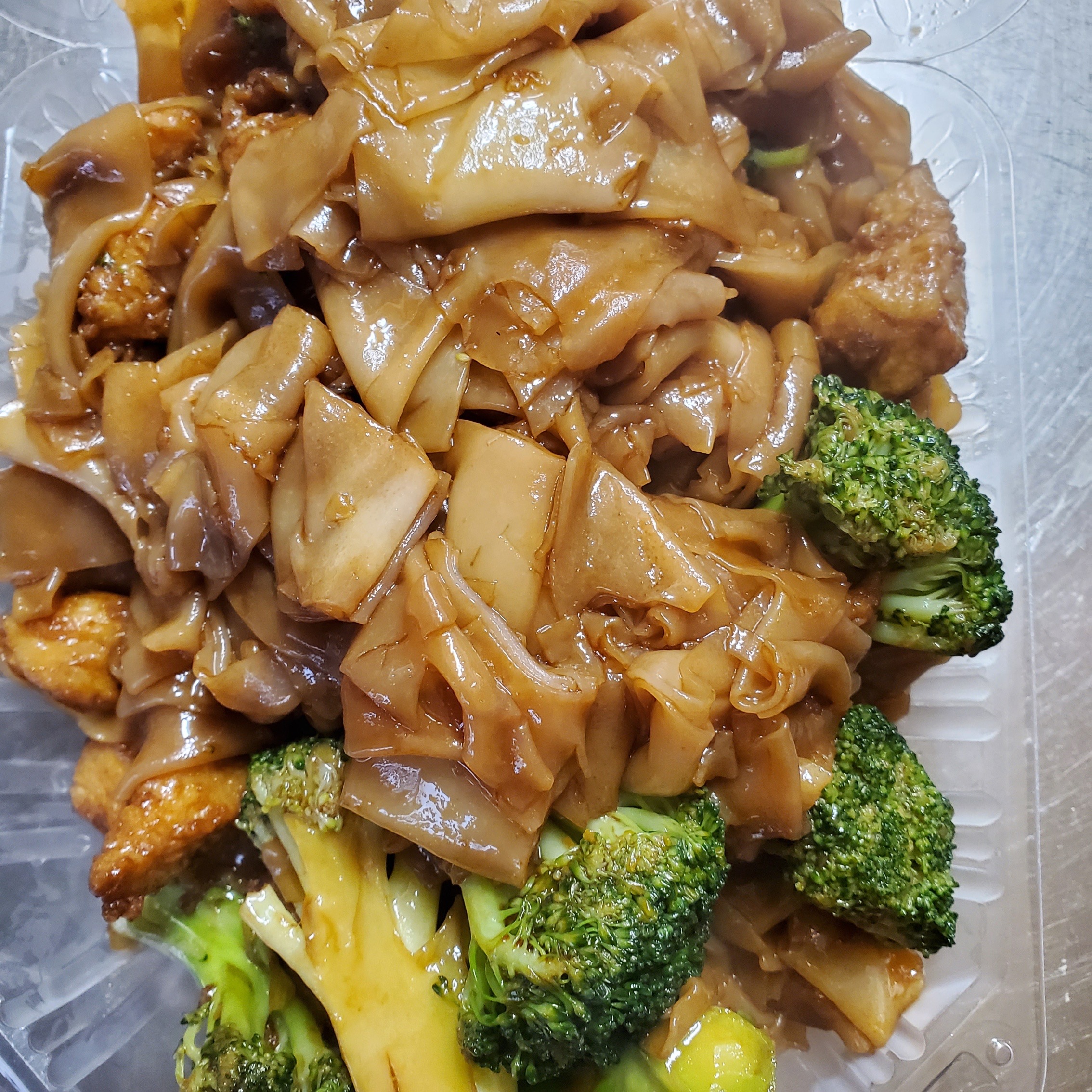 Order Broccoli Noodle food online from Sun Kwong Restaurant store, San Francisco on bringmethat.com
