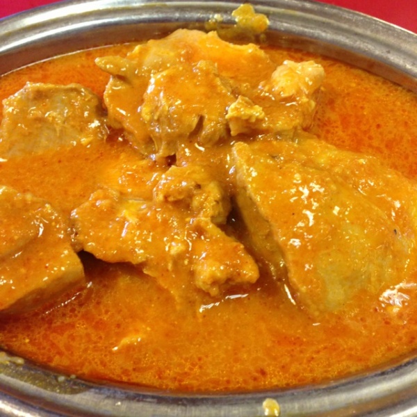 Order Chicken Curry food online from Indian Domino's Pizza store, San Francisco on bringmethat.com