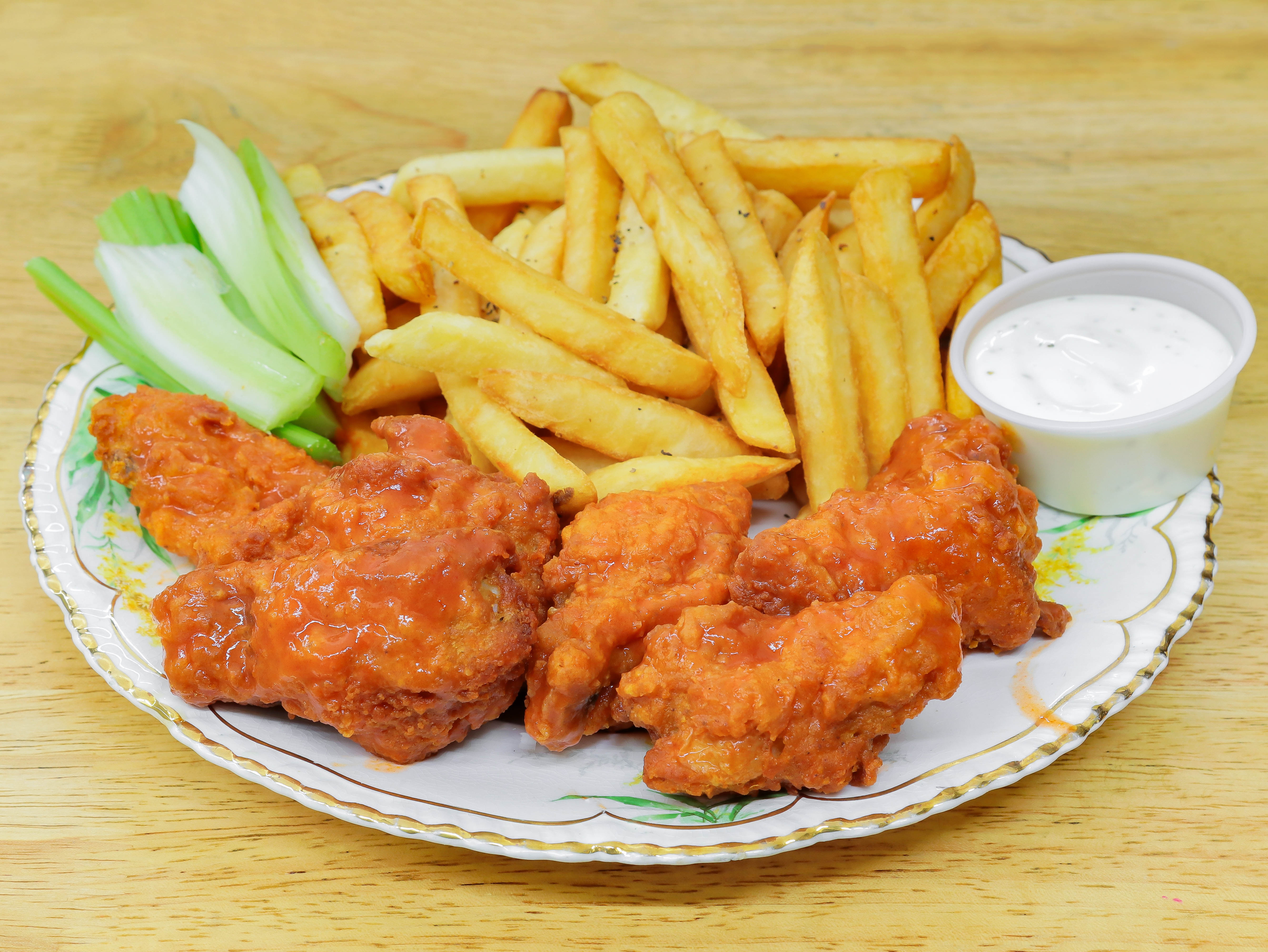 Order 6 Piece Buffalo Wings Platter food online from Quick Stop store, Philadelphia on bringmethat.com