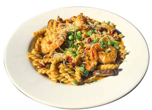 Order Spicy Shrimp and Chicken Pasta food online from Daily grill store, Washington on bringmethat.com