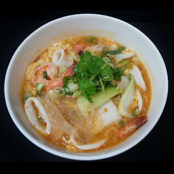 Order NS7. Thai Suki Yaki Noodle Soup food online from Williamsburg Thai store, Brooklyn on bringmethat.com