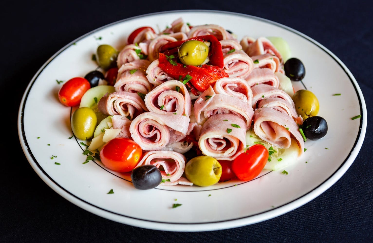 Order Cold Antipasto Salad - Small food online from Mona Lisa Pizzeria Ristorante store, Bayonne on bringmethat.com