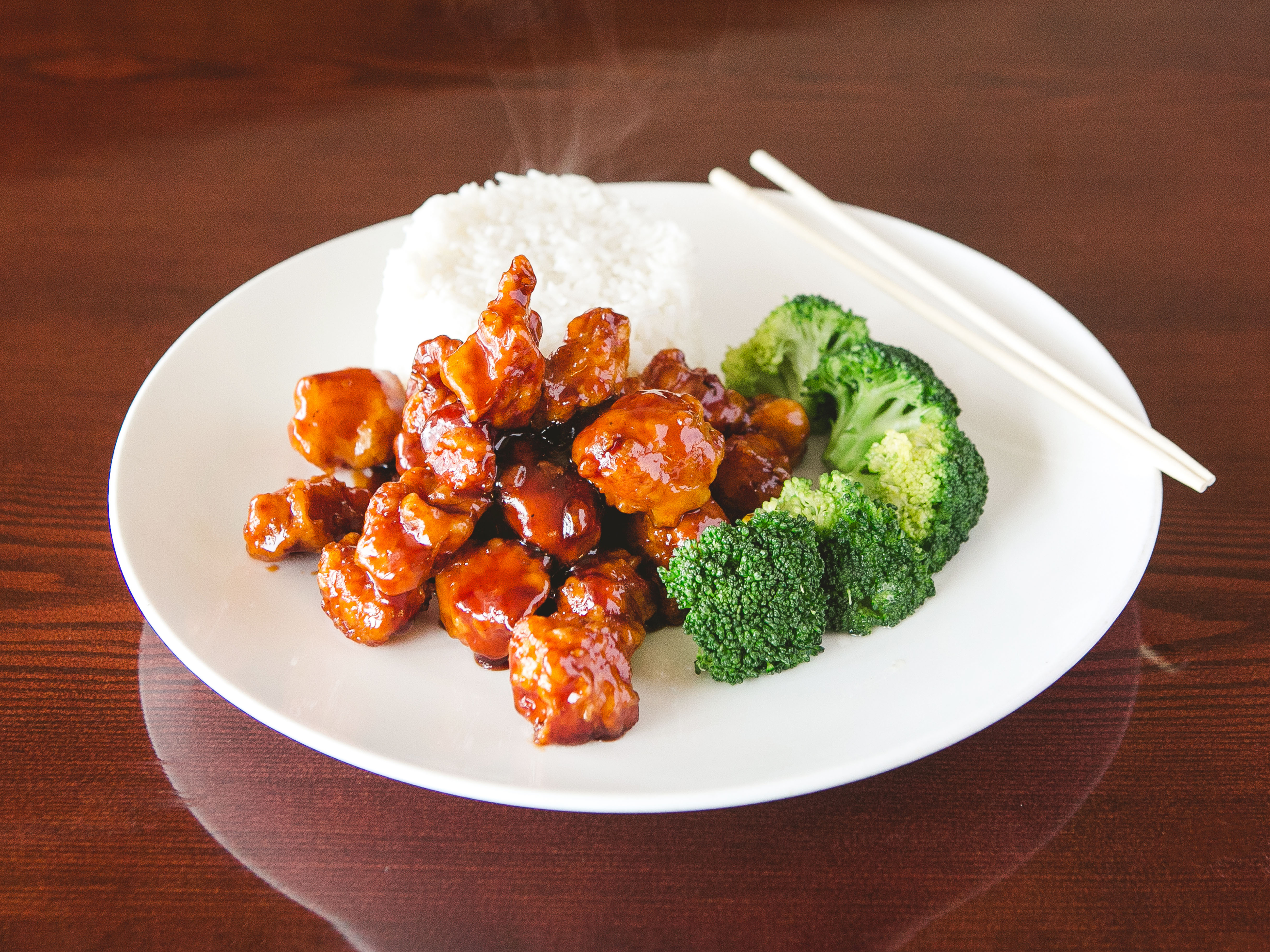 Order 13.  General Tso’s Chicken food online from Cozy Room Chinese Restaurant store, North Brunswick on bringmethat.com