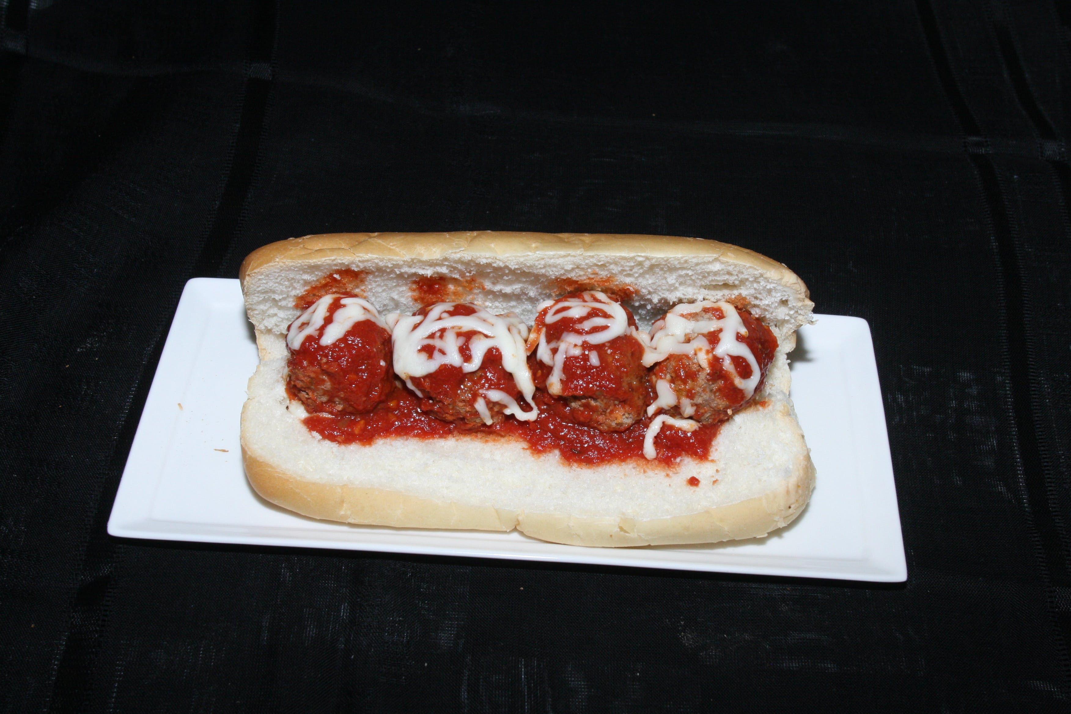 Order Meatball Sandwich - Small 6'' food online from Fratelli Ny Pizza store, Canoga Park on bringmethat.com
