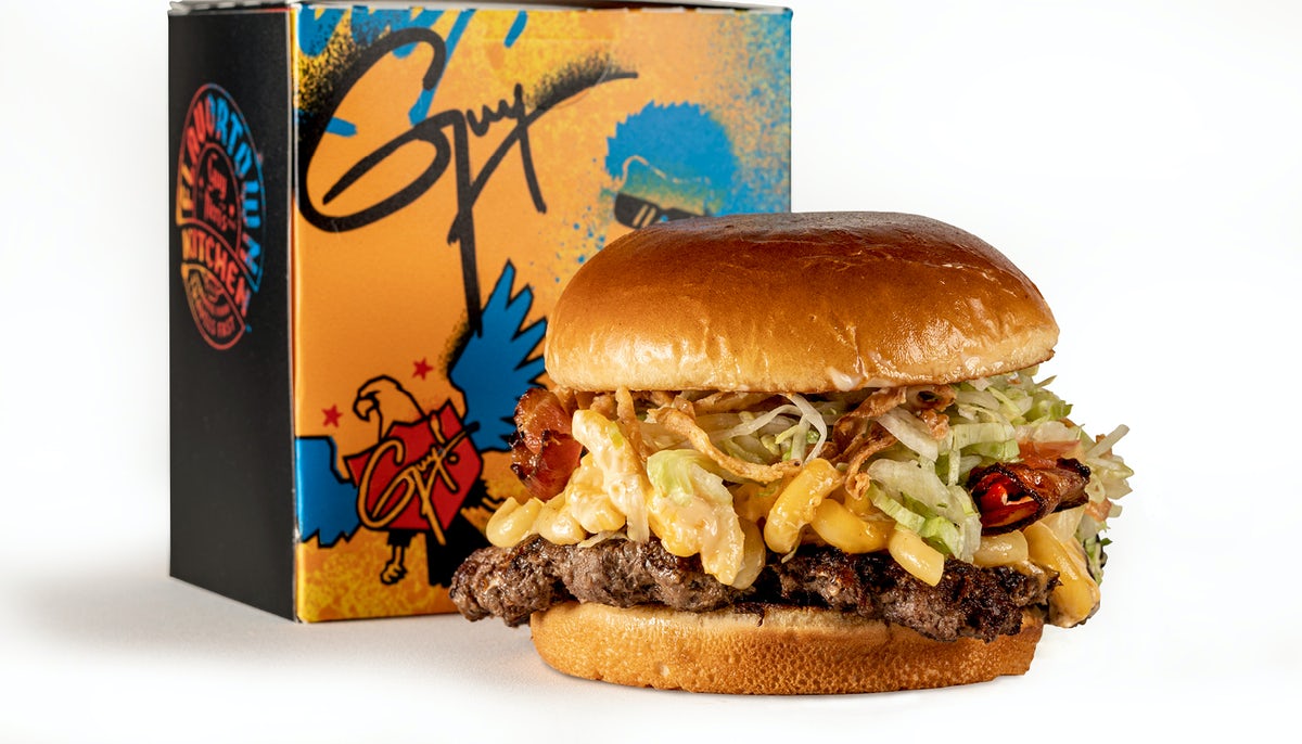Order Bacon Mac N Cheese Burger food online from Guy Fieri's Flavortown Kitchen store, Lansing on bringmethat.com