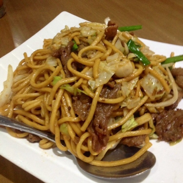 Order 172. Chicken Chow Mein food online from Venus Cafe store, Covina on bringmethat.com