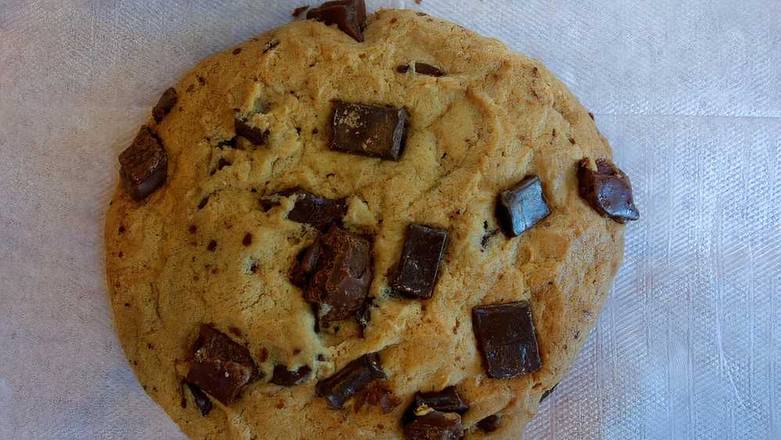 Order Chocolate Chip Cookie (6") food online from Il Forno Pizzeria store, Deerfield on bringmethat.com