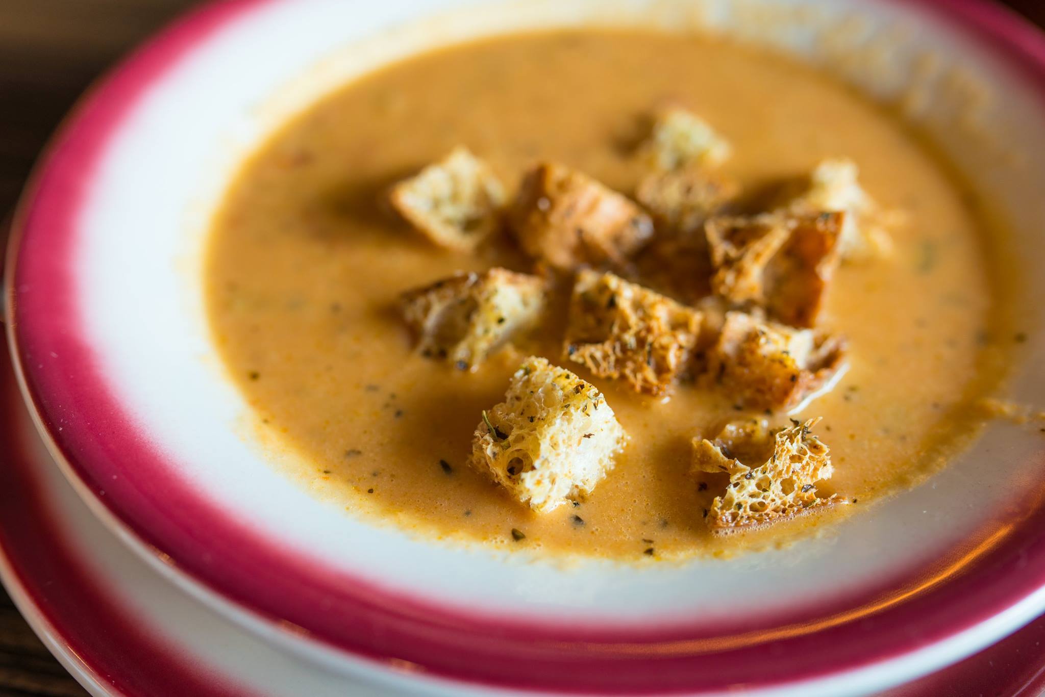 Order Roasted Garlic Tomato Soup  food online from Luna Pizzeria store, Houston on bringmethat.com