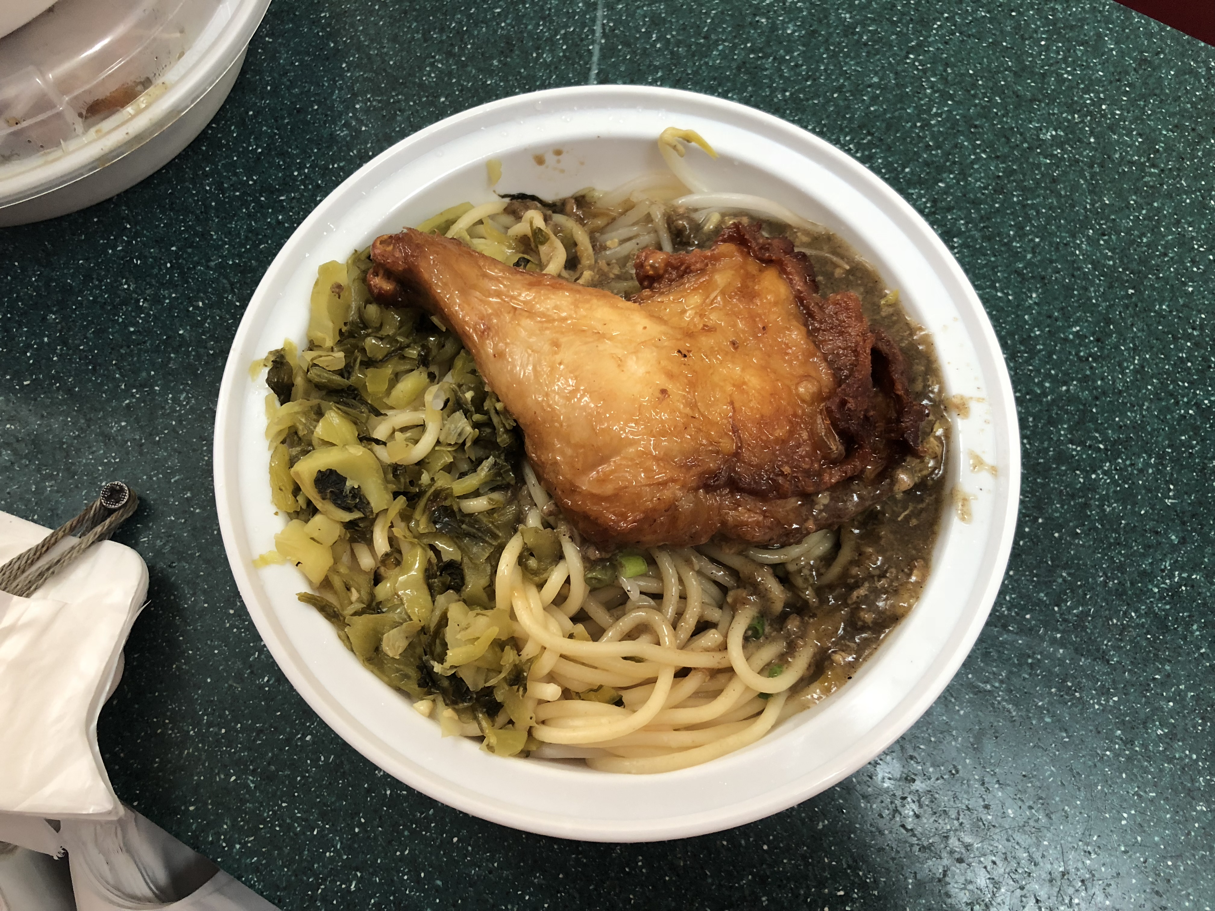 Order 21. Chicken Leg Pasta 鸡腿意粉 food online from May Wah Fast Food store, New York on bringmethat.com