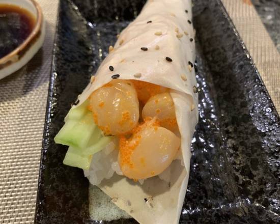 Order Spicy Scallop Hand Roll food online from Kin Sushi store, Laguna Hills on bringmethat.com
