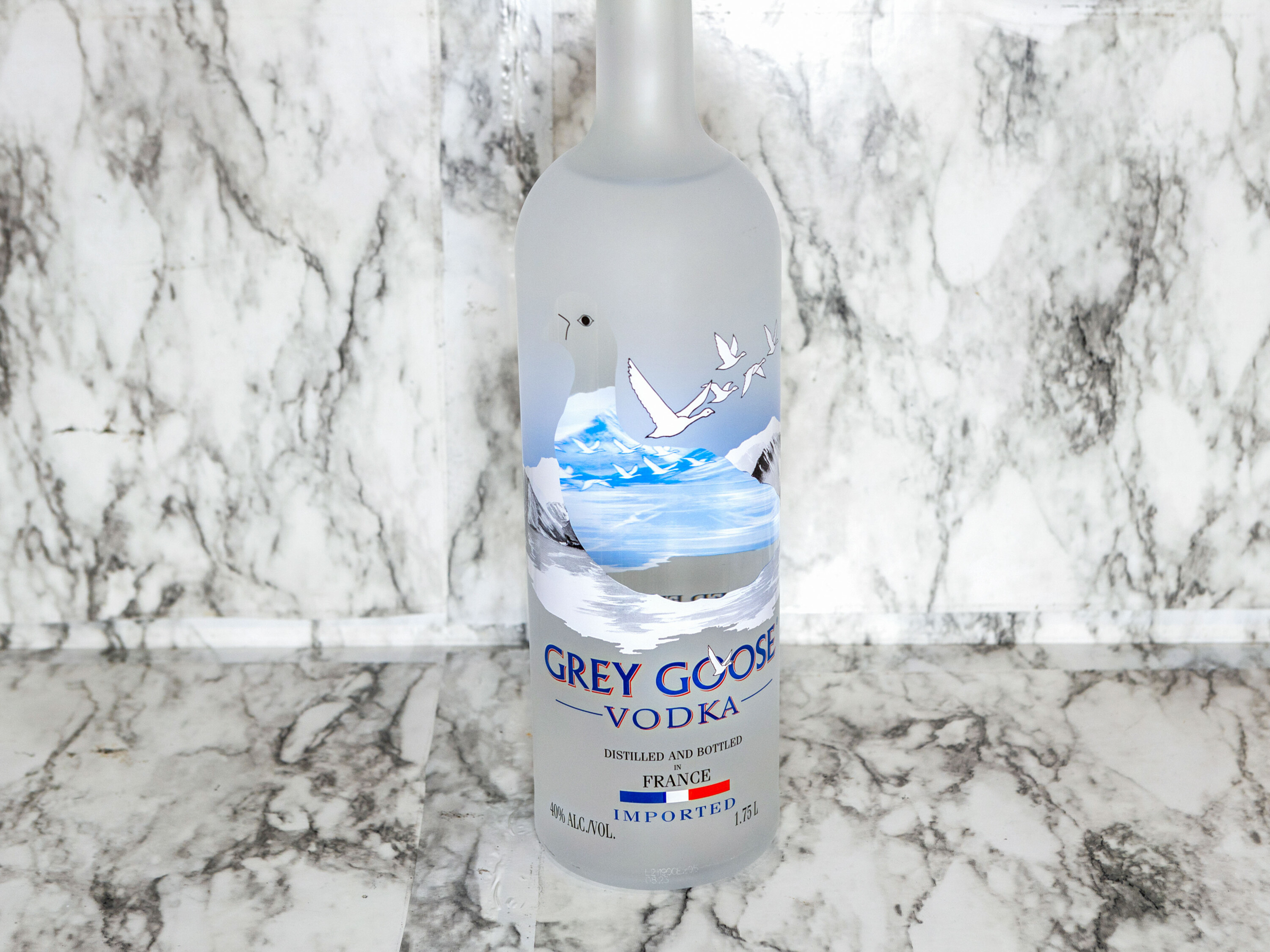 Order Grey Goose Vodka, 750 ml food online from Oak Tree Liquor store, Santa Clarita on bringmethat.com
