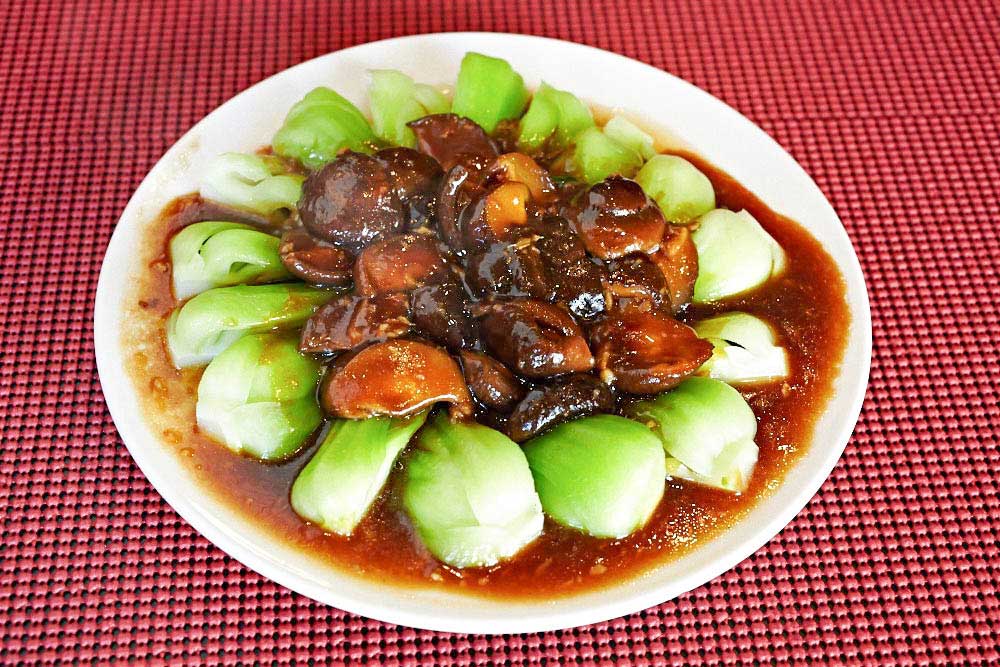 Order 冬才 Mushroom w/Bok Choi food online from Spices 3 store, Oakland on bringmethat.com