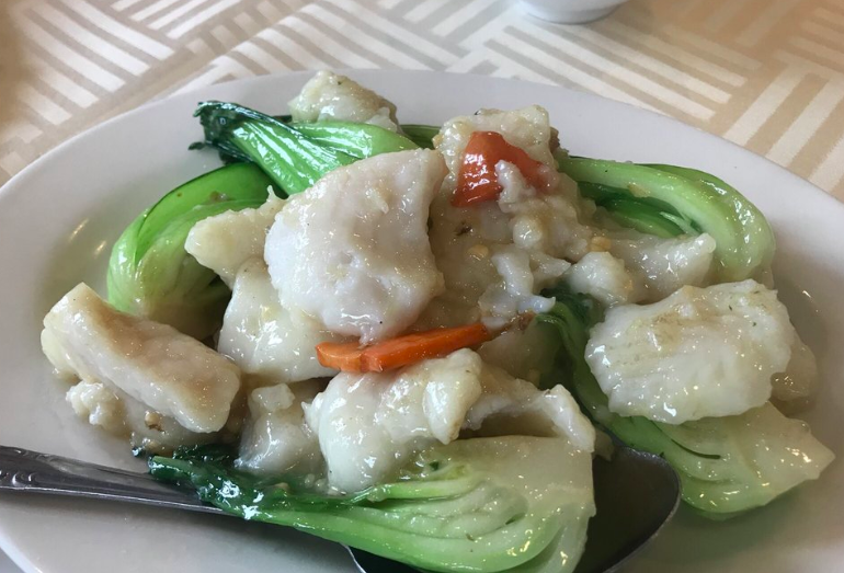 Order 55. Rock Cod Fillet Wok Tossed with Vegetables 翡翠斑片 food online from Hop Woo store, Los Angeles on bringmethat.com