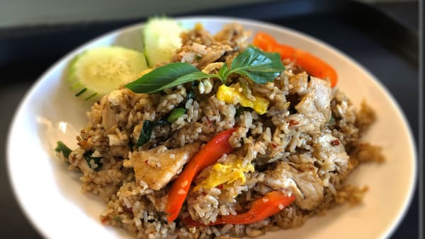 Order Basil Fried Rice food online from Kiinimm Thai Restaurant store, Rockville on bringmethat.com