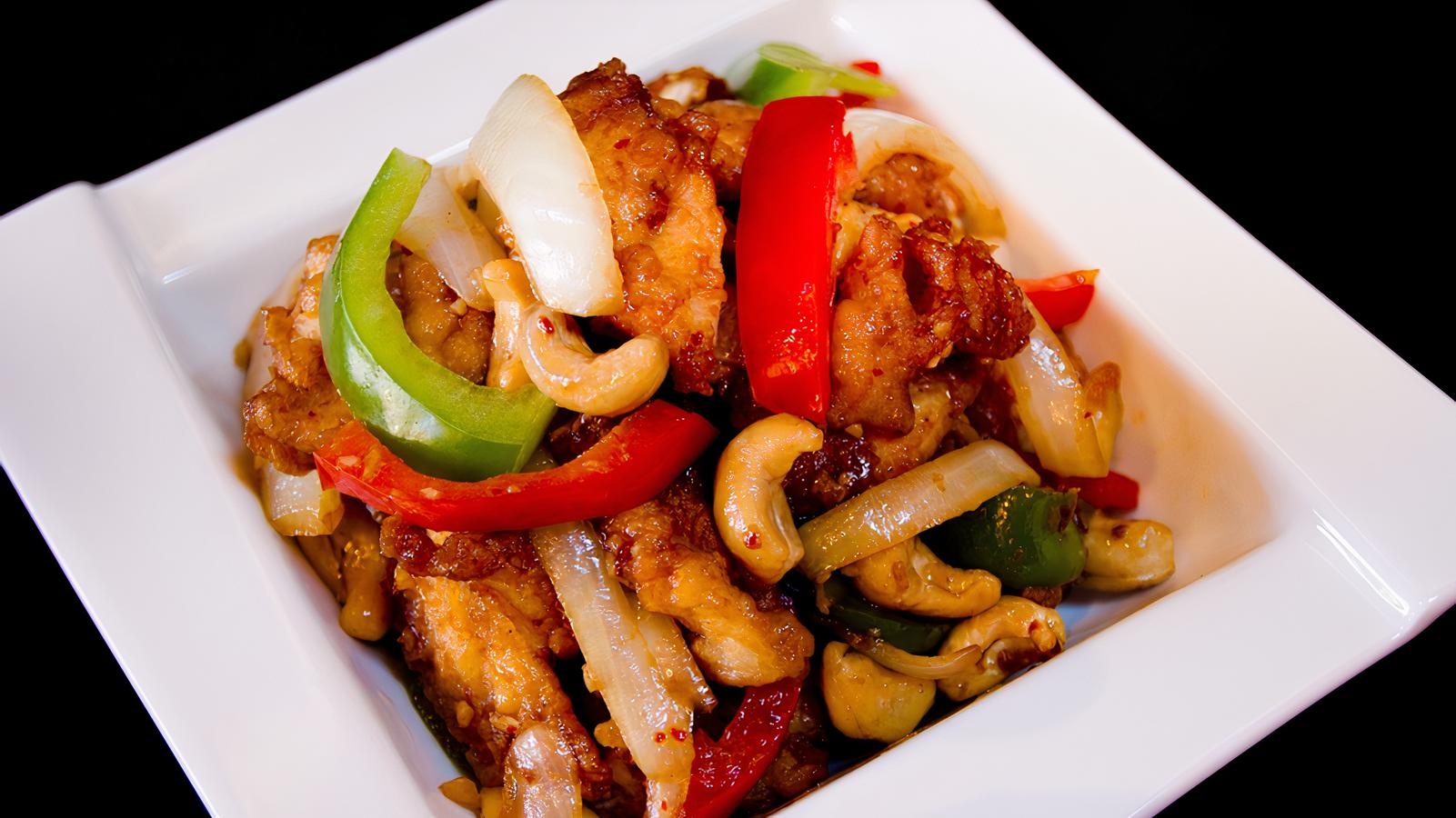 Order Cashew Nut Chicken food online from Chabaa Thai Cuisine store, San Francisco on bringmethat.com