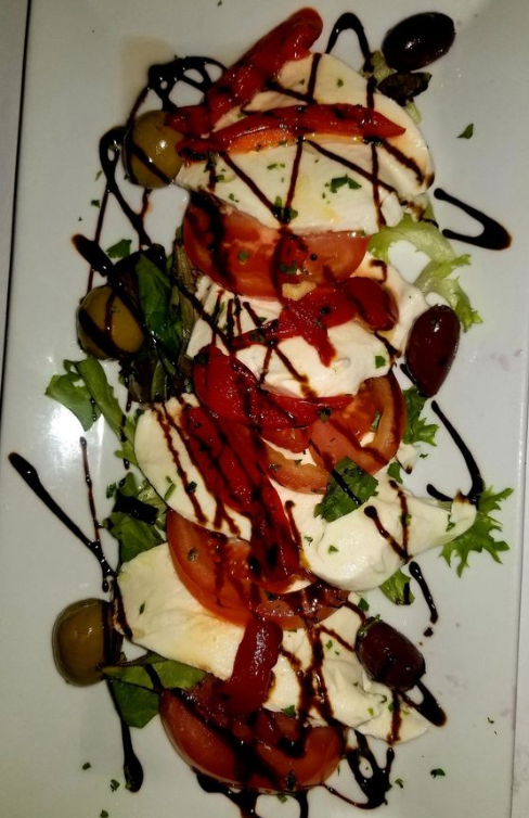 Order Fresh Mozzarella and Tomato Salad food online from Gusto Divino Trattoria fka Mulberry Street of Seaford Restaurant & Bar store, Seaford on bringmethat.com