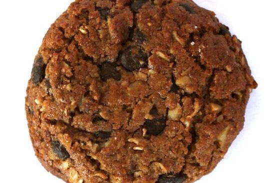 Order Oatmeal Chocolate Chunk Cookie food online from Amelia Bakery & Cafe store, Los Angeles on bringmethat.com