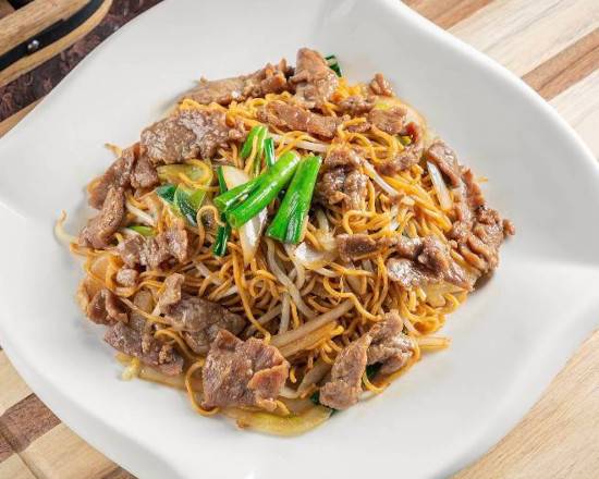 Order Beef Chow Mein food online from Shooting Star Cafe store, Oakland on bringmethat.com