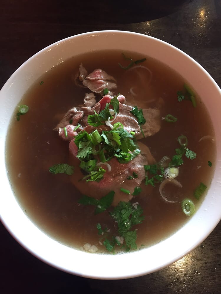 Order 7. Rare Beef and Brisket Pho food online from Perilla Vietnamese Cuisine store, San Francisco on bringmethat.com