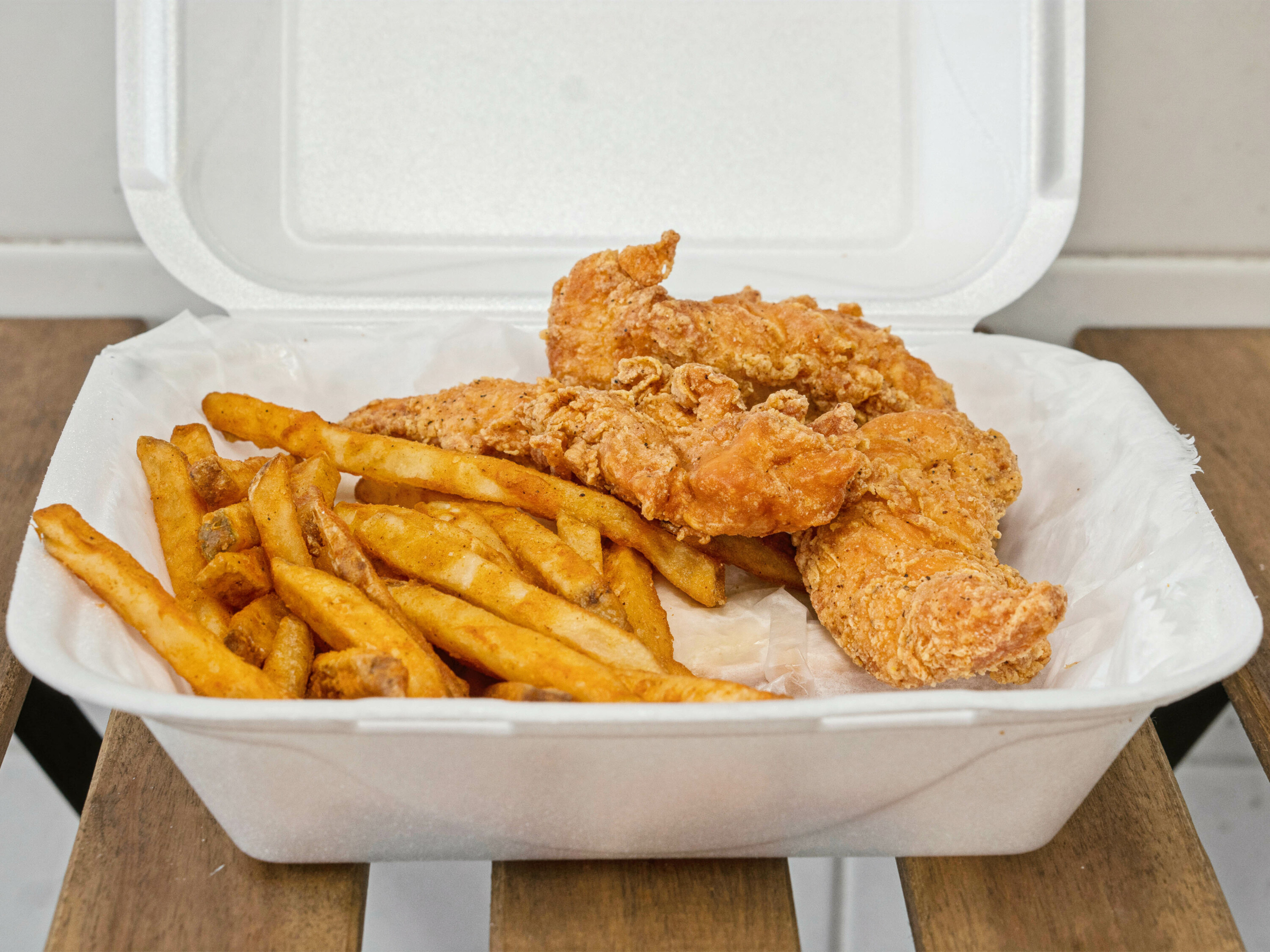 Order #8) 3 Pc. Tenders Combo food online from Luna's Chicken N Seafood store, Kansas City on bringmethat.com