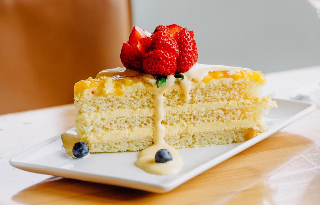 Order Mango Tres Leches food online from Cantina Laredo store, Houston on bringmethat.com