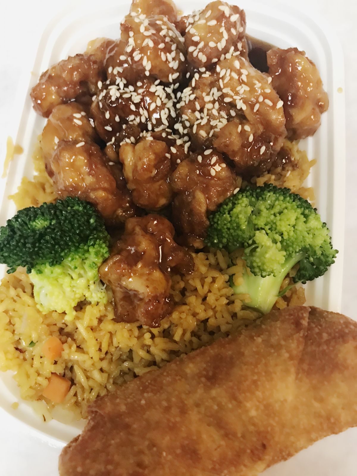 Order C20. Sesame Chicken Lunch Combo Platter food online from China Cafe store, Greensboro on bringmethat.com
