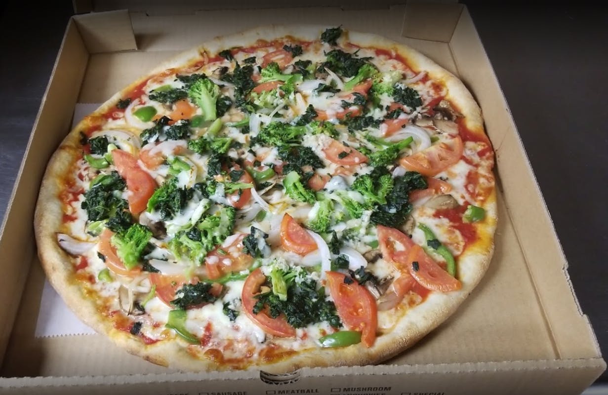 Order Veggie Pizza - Small 12'' food online from Luigi's Pizzarama store, Levittown on bringmethat.com
