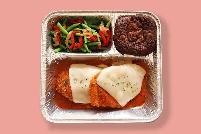 Order TV Dinner Chicken Parmesan food online from Lazy Dog Restaurant & Bar store, Peachtree Corners on bringmethat.com