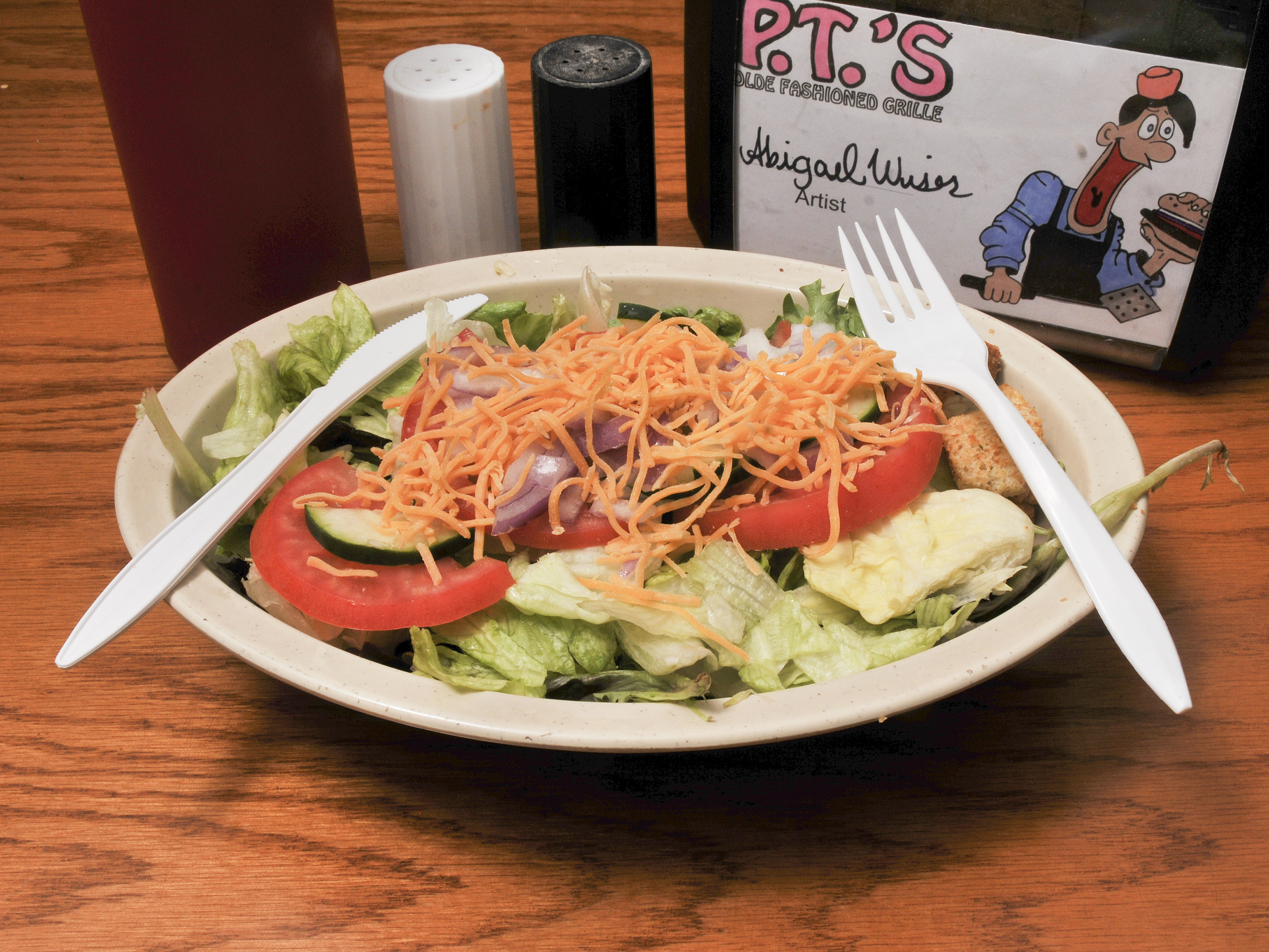 Order House Salad food online from P.T.'s Olde Fashioned Grille store, Goldsboro on bringmethat.com